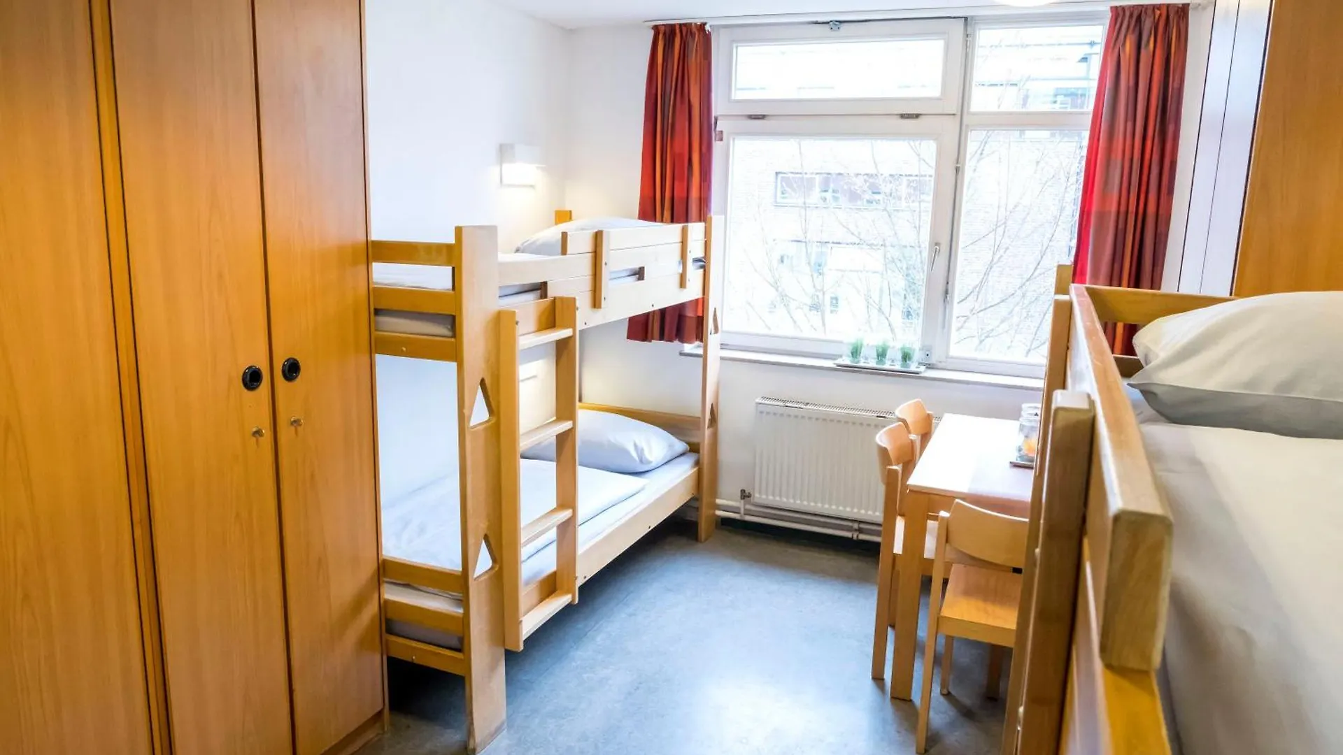 Hostal Jugendherberge Hamburg Horner Rennbahn